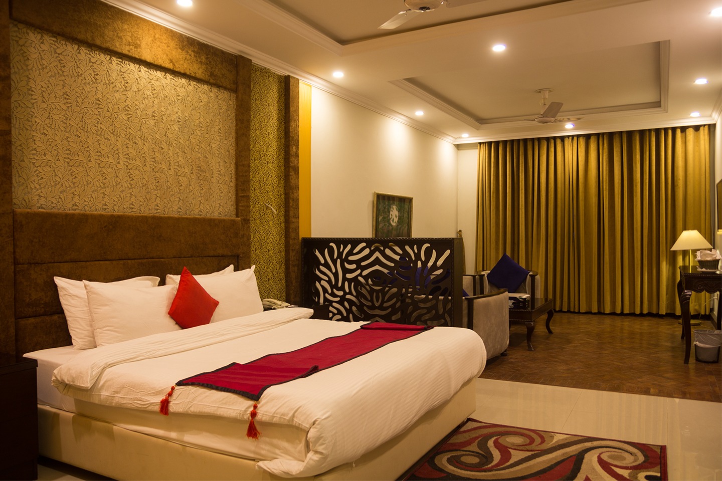 Deluxe Room3